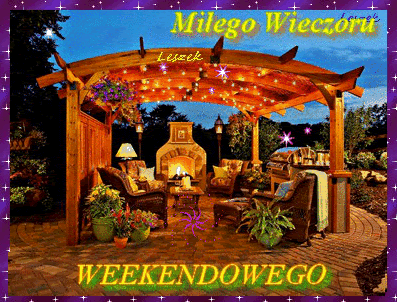 Piękny ogród miłego wieczoru